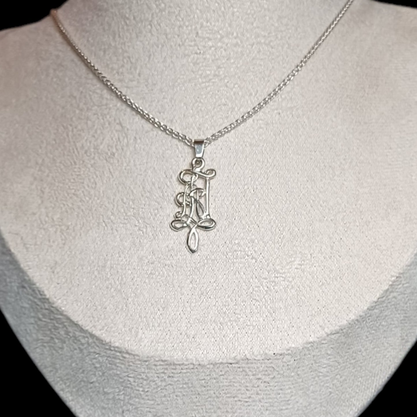 Amicitia | Small Tsirkel Necklace - 925 Sterling Silver