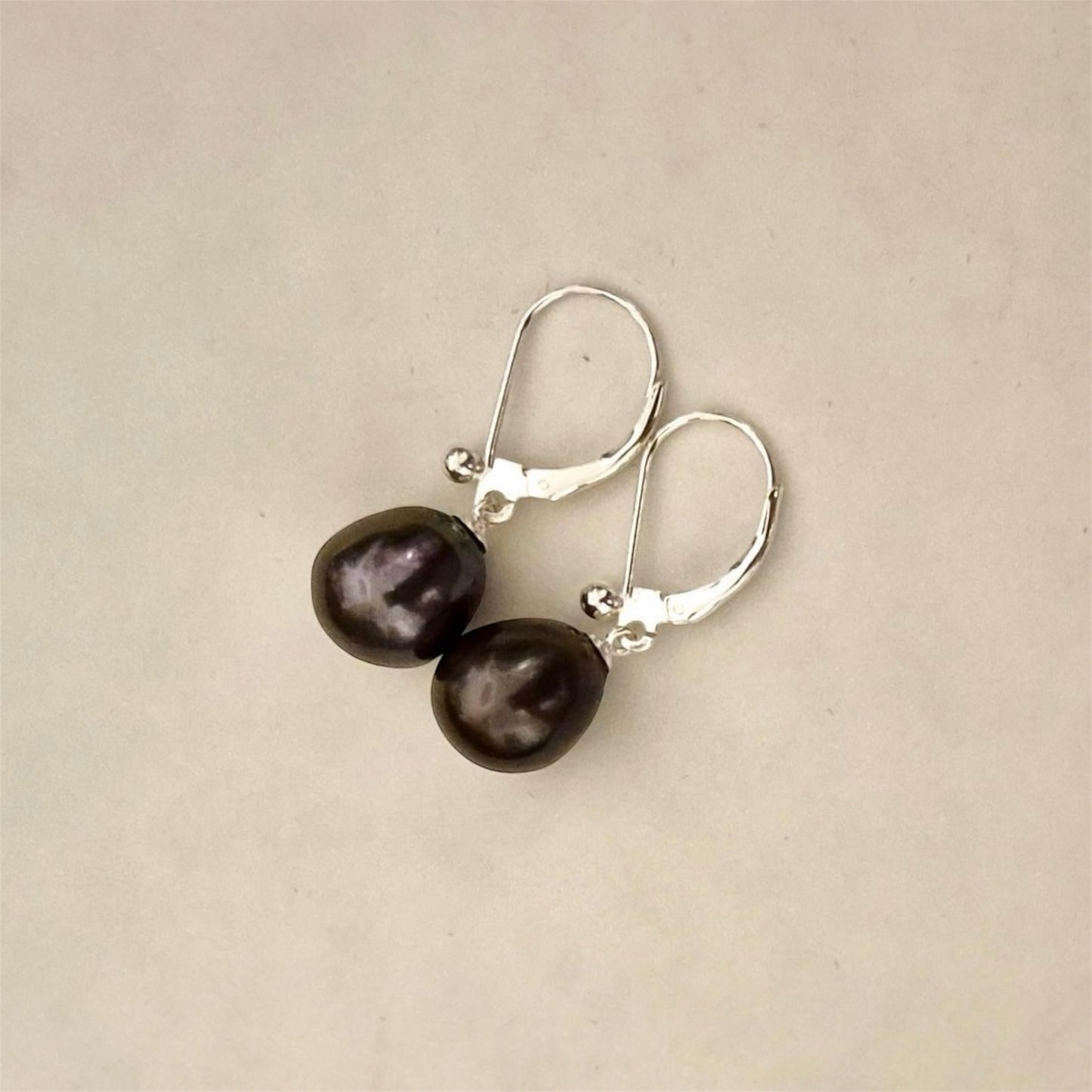 Cultured Pearl | 10mm Black | Leverback Earrings - 925 Sterling Silver