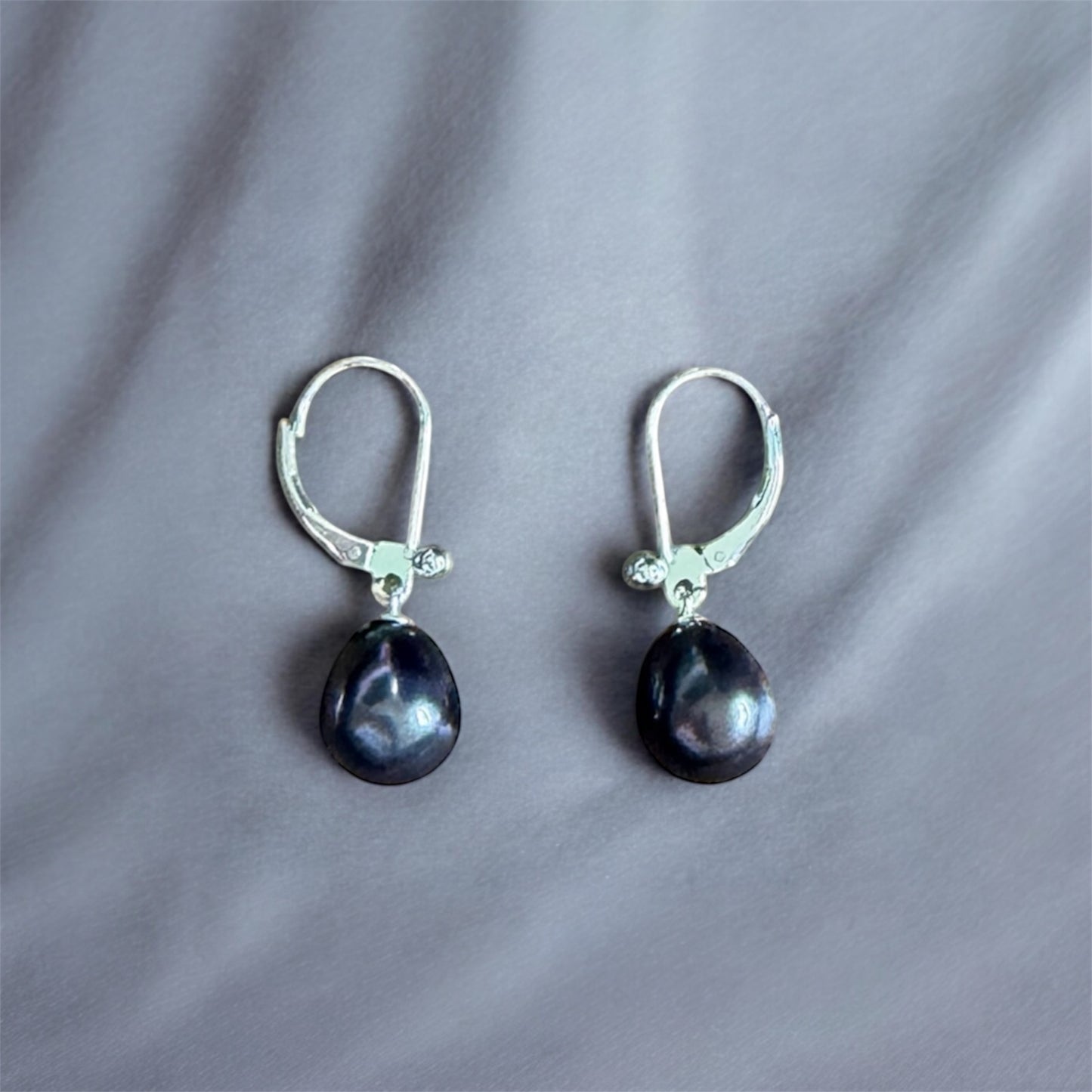 Cultured Pearl | 10mm Black | Leverback Earrings - 925 Sterling Silver